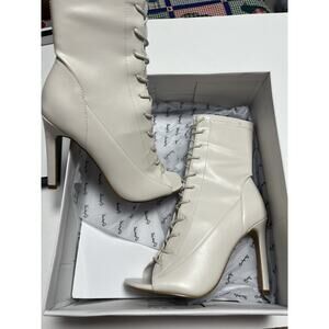 Boots 4 inch heels Ivory color‎ open toe size 6